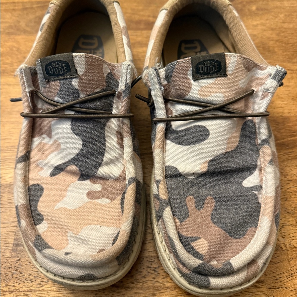 Hey Dude Mens Camo Slip-On Shoes - Brown/Beige